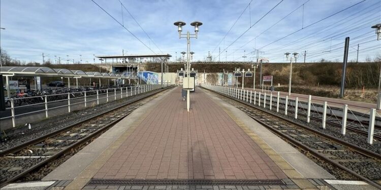 Uganda signs deal with Turkish company to build 272-km railway
