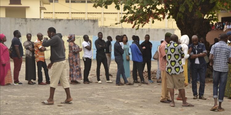 Gabonese began voting for referendum on new constitution