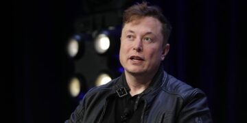 Elon Musk’s support for far-right figures outrage UK politicians