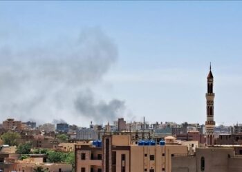 South Sudan rocked by heavy gunfire as Sudanese businesses looted