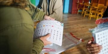 Ecuador presidential election heads to runoff