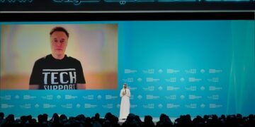 Musk calls for government cuts, warns of AI risks at World Governments Summit in Dubai