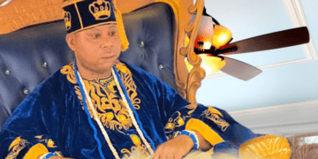 Suspended Ogun monarch arraigned, granted bail after assaulting elderly man