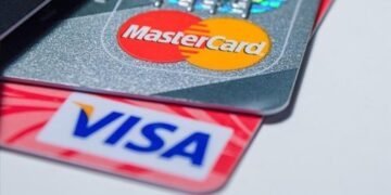 Russia hopes to see Visa, Mastercard return: Official