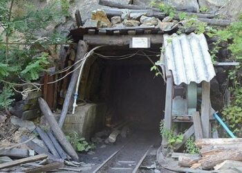 Deadly landslide at illegal gold mine in Mali kills dozens