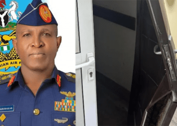 Soldiers vandalise Ikeja DisCo office, brutalise workers, abduct CEO for disconnecting barracks over massive debt