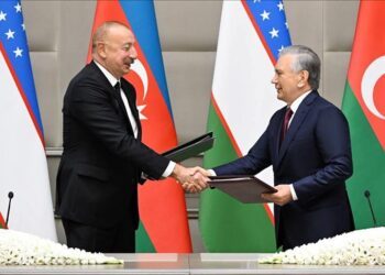 Uzbek, Azerbaijani presidents discuss ways to boost economic ties, regional cooperation