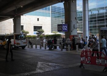 Israel denies entry of 2 British MPs