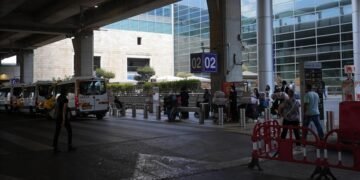 Israel denies entry of 2 British MPs