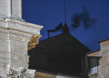 Black smoke signals no pope elected in 1st round of Vatican conclave