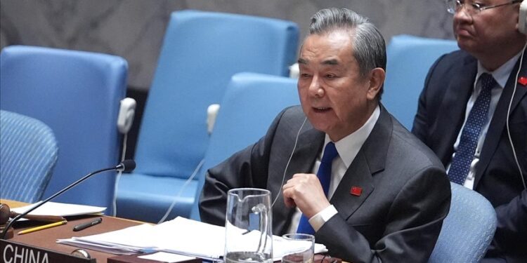 China seeks boosting strategic cooperation with UK