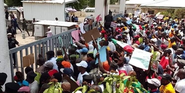 Abuja primary school teachers call off three-month strike