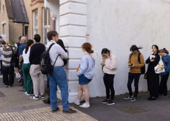 UK govt plans to lower voting age to 16