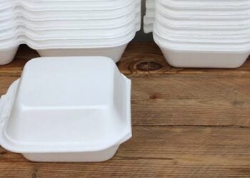 Lagos residents decry poor compliance with single-use plastics ban