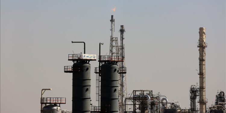 US imposes new sanctions on Iran’s oil trade