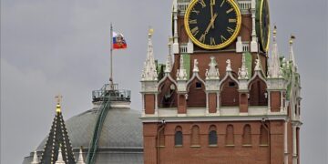 Kremlin says Russia, Ukraine continue contacts via heads of negotiation groups