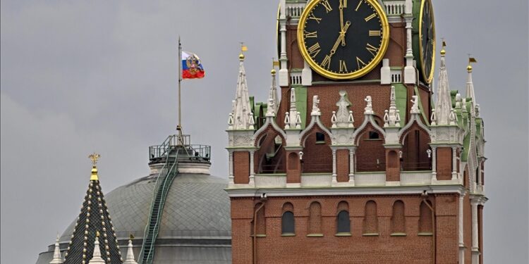 Kremlin says Russia, Ukraine continue contacts via heads of negotiation groups
