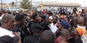 ‘Minimal force’ used against Lagos protesters blockading Third Mainland Bridge: Police