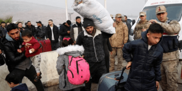 850,000 Syrians return home as UN refugee official seeks global support