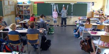 Germany’s Merz backs mobile phone ban in primary schools