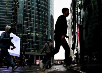 Global firms lay off thousands of workers to reduce costs