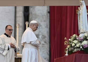 Using food as weapon is ‘cruel strategy’ denying right to life: Pope Leo