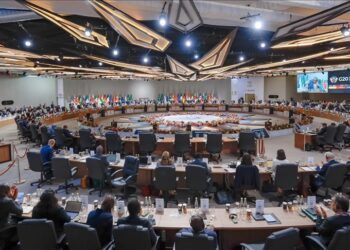 G20 leaders’ summit in Johannesburg closes with South Africa handing presidency to absent US