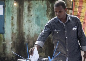 Guineans vote in presidential election with coup leader in race