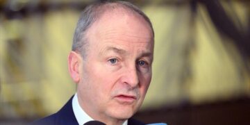 Lebanese premier meets Irish counterpart in Beirut, discusses bilateral ties