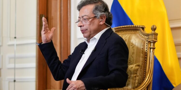 Colombian president dismisses US criticism, reaffirms command of armed forces