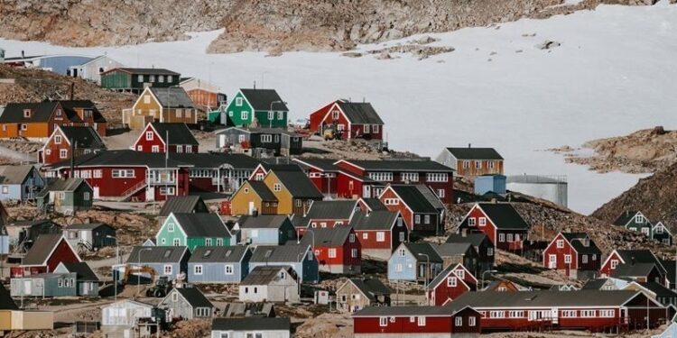 Greenland should ‘take the lead’ in talks with US, foreign minister says