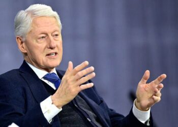 Bill Clinton asked about hot tub photo and testifies he knew ‘nothing’ of Epstein crimes