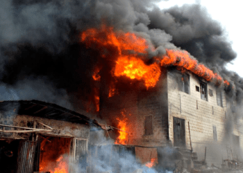 Ibadan: Fire razes shops in Ogunpa market