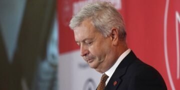 Air Canada CEO to resign amid backlash over LaGuardia crash comment