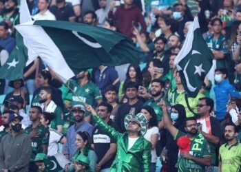 Pakistan bars fans from cricket league over energy crisis