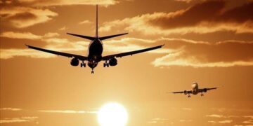 Emirates, Etihad Airways resume limited flight operations