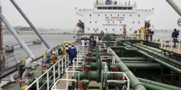 US allows temporary purchase of Russian oil stranded at sea to stabilize energy markets