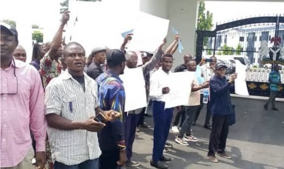Cross River: Teachers protest three-month unpaid salaries; govt blames absenteeism