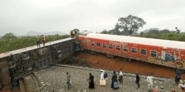 Passengers injured as Kaduna-Abuja train derails