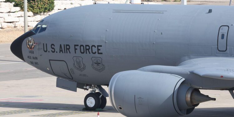 Four killed in U.S. military plane crash in Iraq