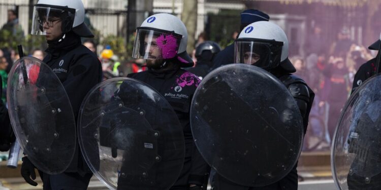 Thousands protest in Brussels against regional spending cuts