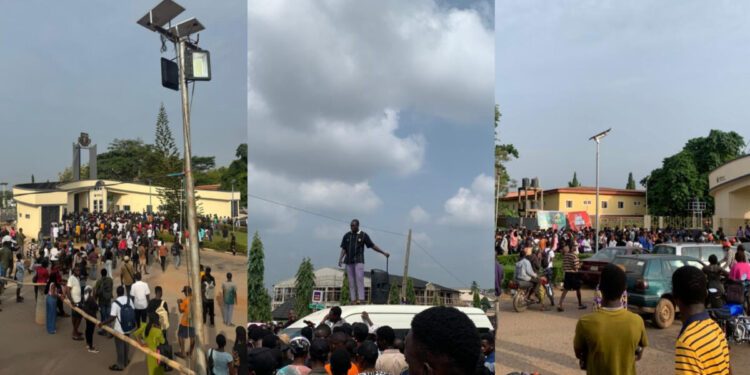 OAU students protest against new transportation policy