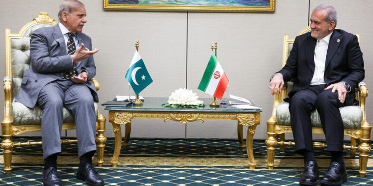 Pakistan, Iran leaders discuss regional peace efforts in phone call