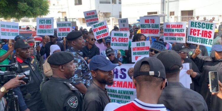 FCTIRS workers shut down Garki HQ over poor salary, delayed promotion