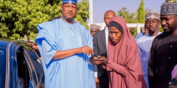 Gov Radda gifts new cars to Katsina’s best graduating students