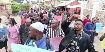 Oyo: Teachers protest Oriire LGA school abduction, demand better security