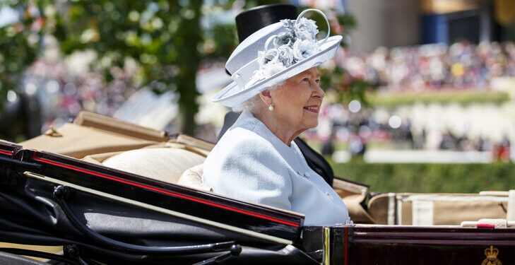 In 2000, Queen Elizabeth was ‘very keen’ for then-Prince Andrew to become UK trade envoy, files show