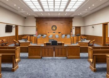 U.S. federal judge busted for having sex with policeman in courthouse