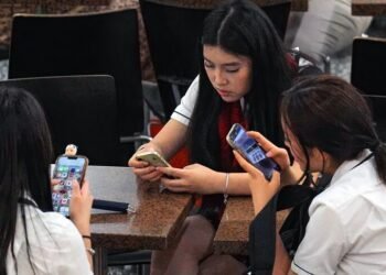 G7 leaders call for safer digital environment for children