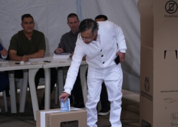 Polls close in Colombia as nation awaits first-round election results